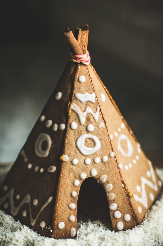 gingerbread house tipi-13